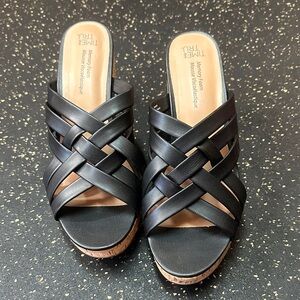 Time and Tru Black Women's Sandals